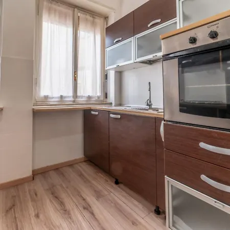 Casa Giuli - Metro Jonio דירה
