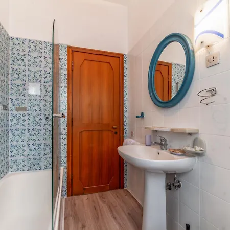 Casa Giuli - Metro Jonio Apartmán Řím